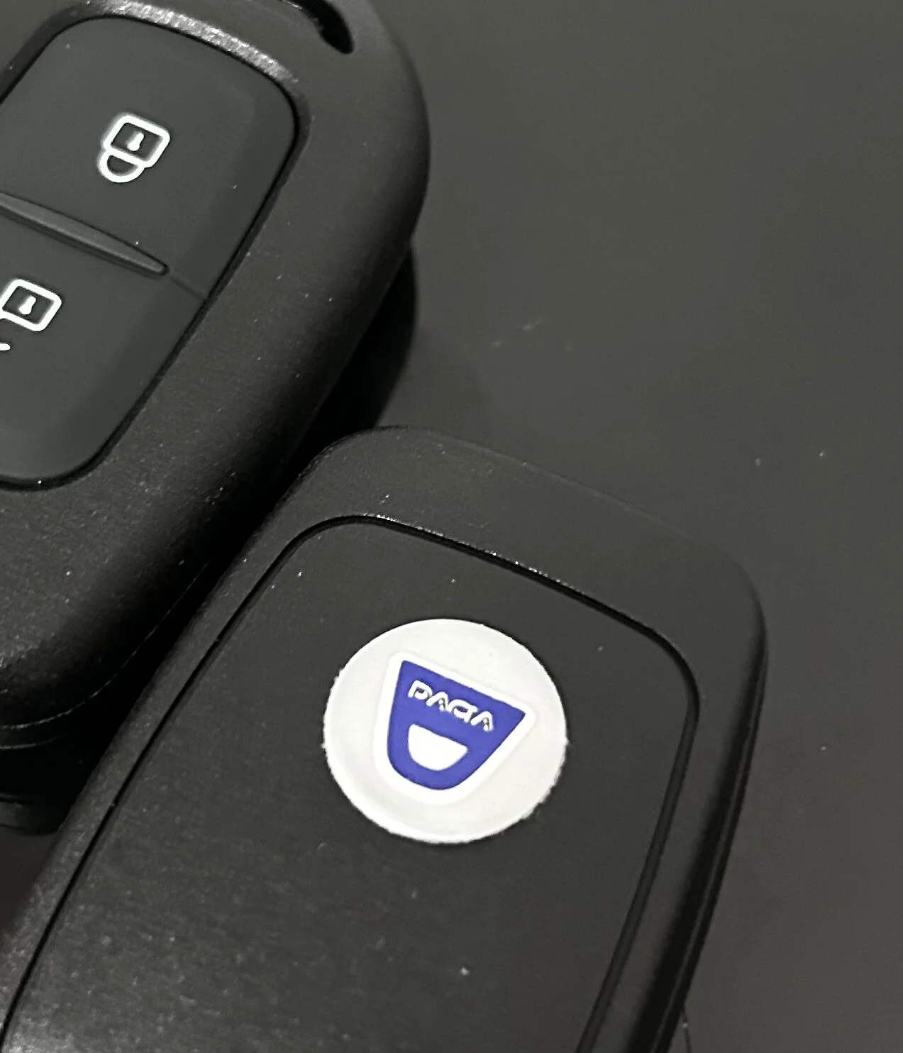 1x DACIA original 2 Tasten Auto Schlüssel Gehäuse + EMBLEM Logo Fernbedienung DUSTER + auch Sandero Logan Clio Captur Laguna Scenic – Bild 4