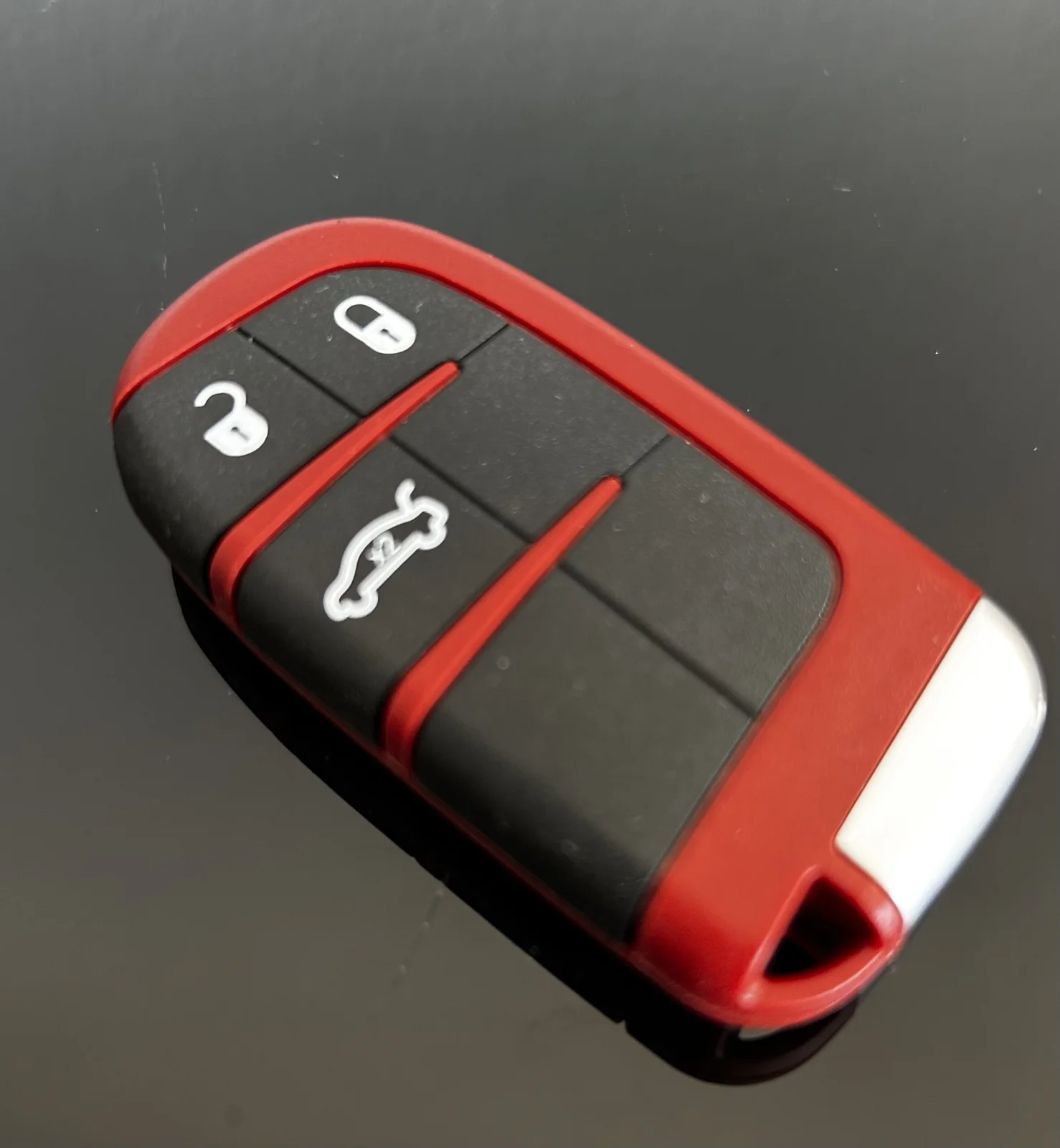 1x Dodge Challenger original Chrysler Jeep SRT Schlüsselgehäuse mit Emblem Logo Autoschlüssel in ROT – Bild 5