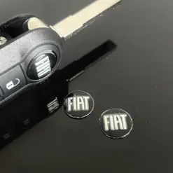 1x Fiat 500 14mm Punto Aufkleber new Black ALU Schlüssellogo Emblem Schriftzug schwarz