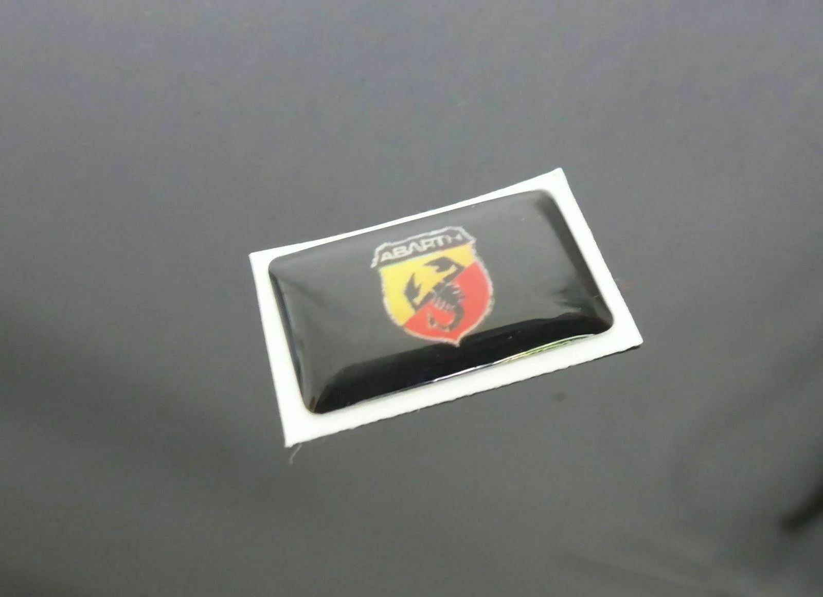 1x für ABARTH Aufkleber Logo 18mm für Spiegel Emblem Schriftzug Felge Lenkrad – Bild 4
