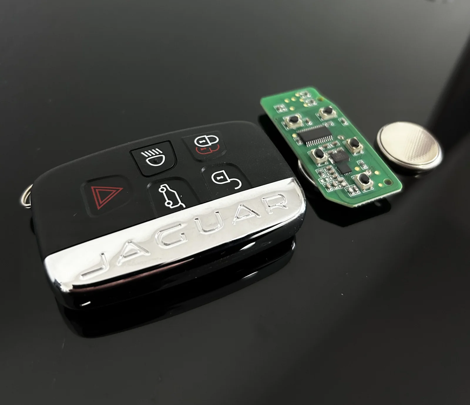 1x NEU JAGUAR Auto Schlüssel mit ELEKTRONIK + Batterie 4 Tasten Metall Kunststoff mit Logo Emblem – Bild 3