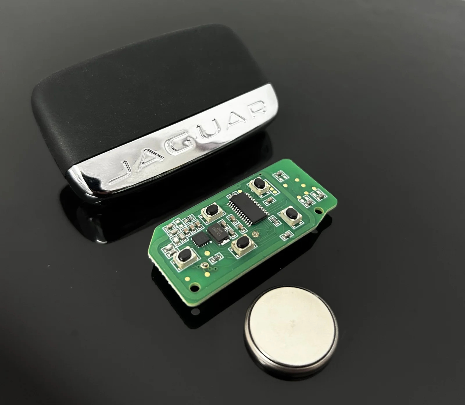 1x NEU JAGUAR Auto Schlüssel mit ELEKTRONIK + Batterie 4 Tasten Metall Kunststoff mit Logo Emblem – Bild 4