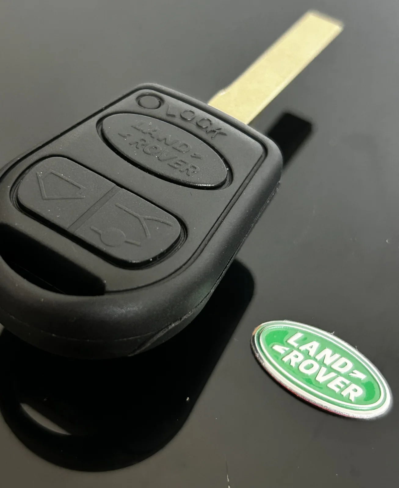 1x NEU Range Rover Land Rover Schlüsselgehäuse 3 Tasten schwarz mit Logo Emblem Autoschlüssel Schlüssel Fernbedienung