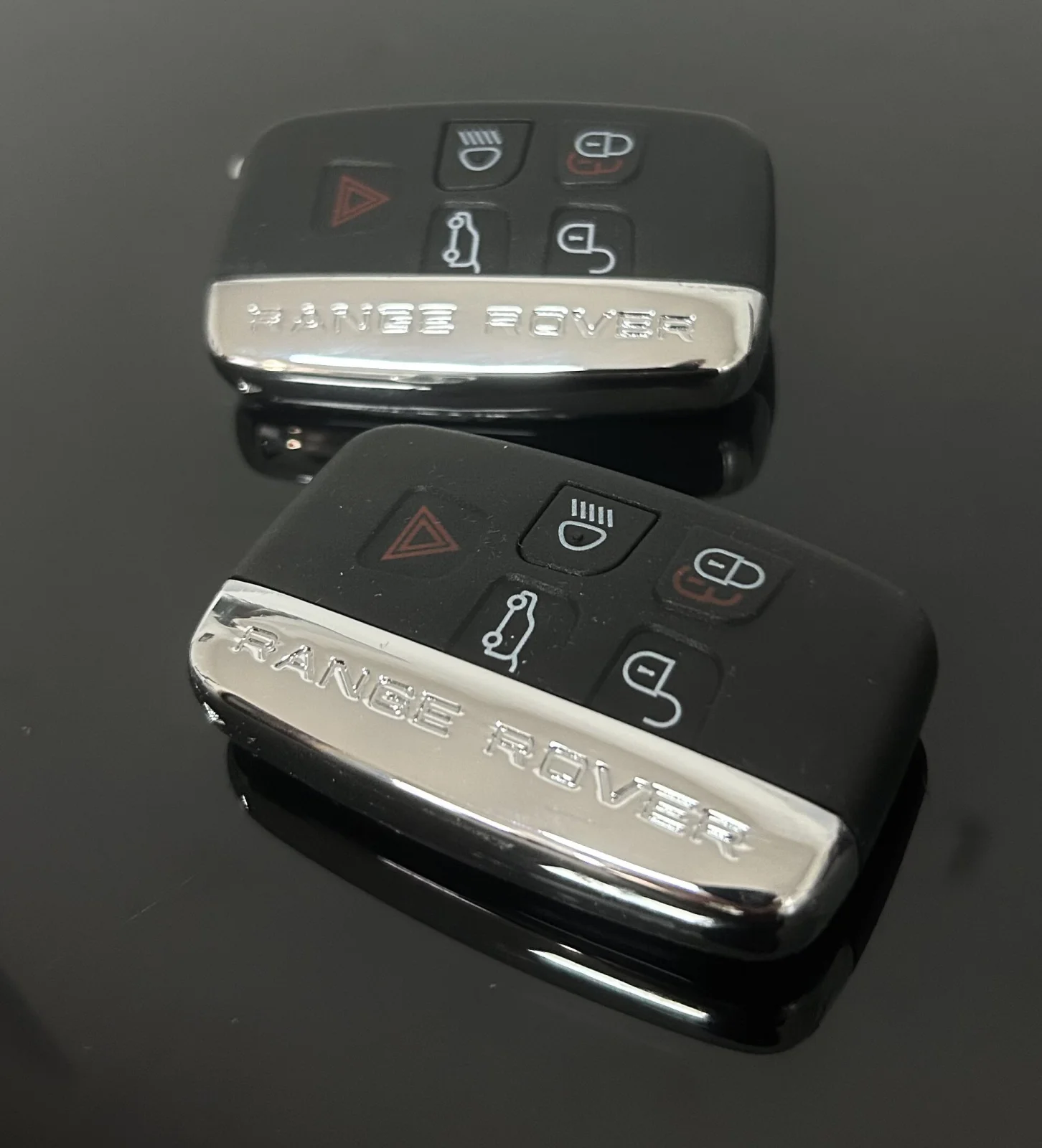 1x NEU Range Rover Schlüsselgehäuse 4 Tasten Metall Kunststoff schwarz mit Logo Emblem