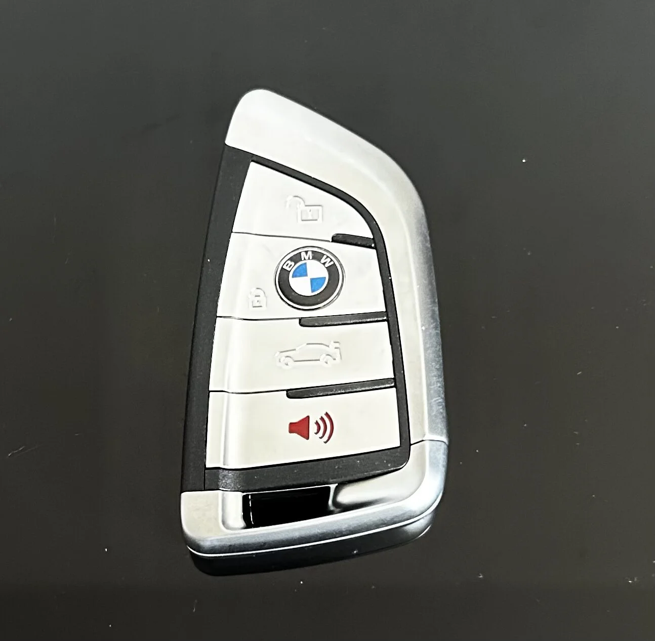 1x NEU Schlüssel Gehäuse 4 Tasten mit EMBLEM für BMW METALL 3 5 6 8 X3 X4 X5 X7 G-Serie G21 G20 G31 G30 – Bild 3
