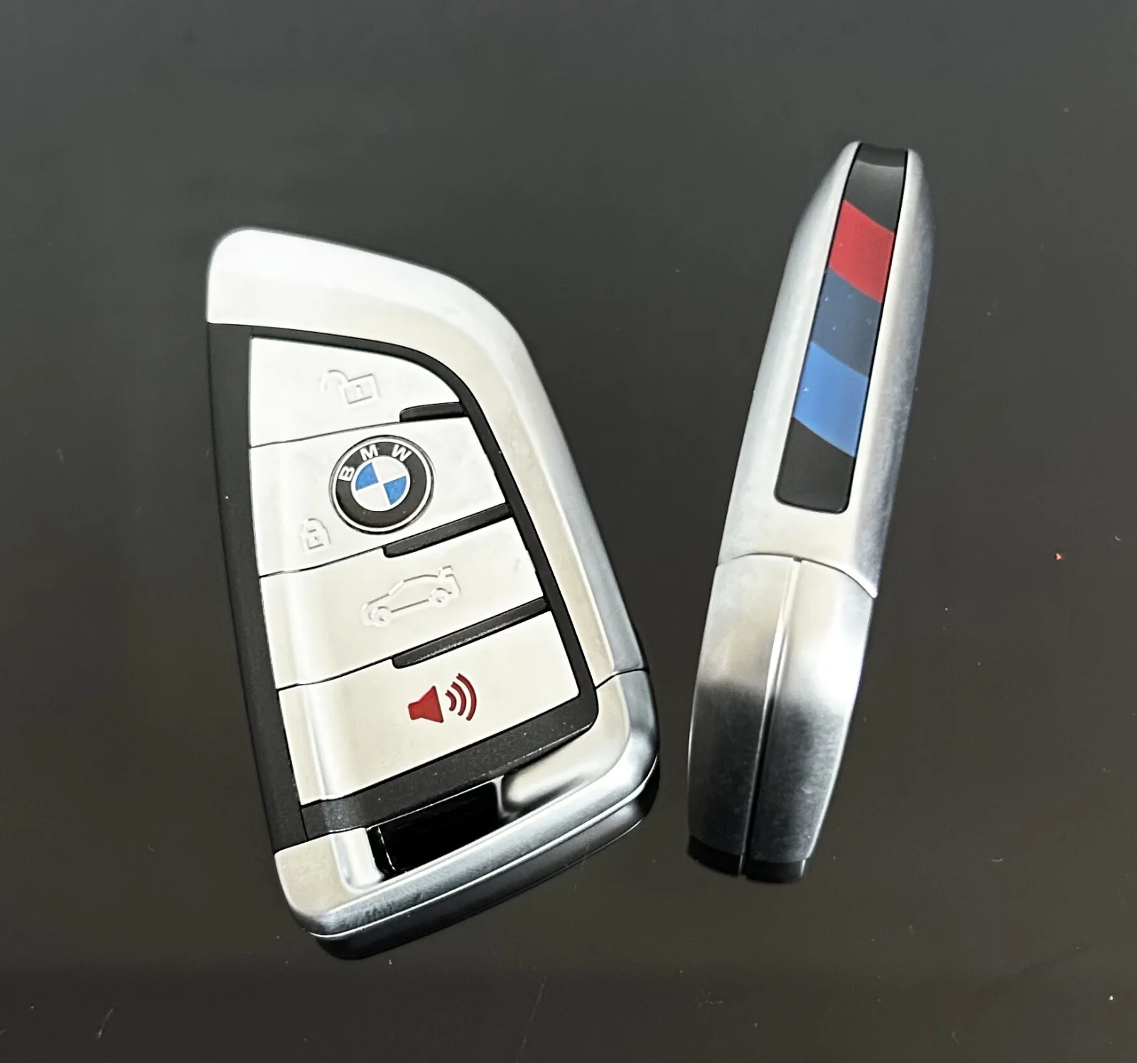 1x NEU Schlüssel Gehäuse 4 Tasten mit EMBLEM für BMW METALL 3 5 6 8 X3 X4 X5 X7 G-Serie G21 G20 G31 G30