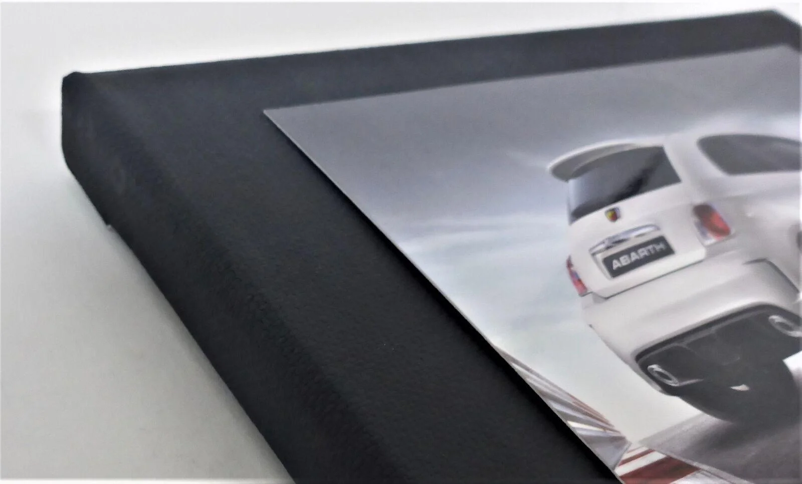ABARTH 500 Wandbild Fotomontage 20x20 Leinwand mit Logo Emblem Karte Aufsteller – Bild 3