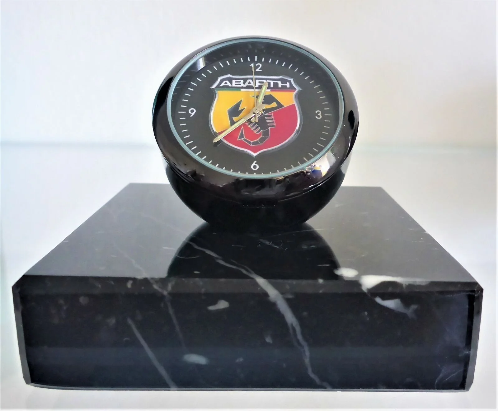 ABARTH Tischuhr Briefbeschwerer MARMORSOCKEL Auto Uhr NEU Logo Emblem Aufsteller – Bild 3
