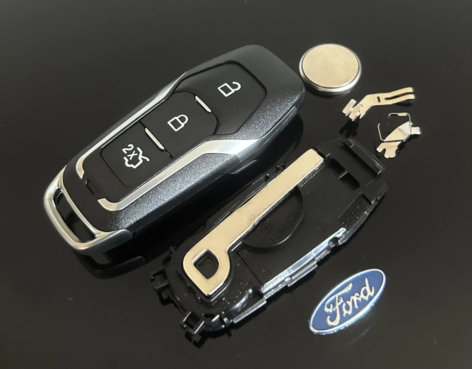 FORD Schlüsselgehäuse ORIGINAL + Ford Logo Emblem Schlüssel Rohling Mustang Rand Explorer Fusion Mondeo Kuka