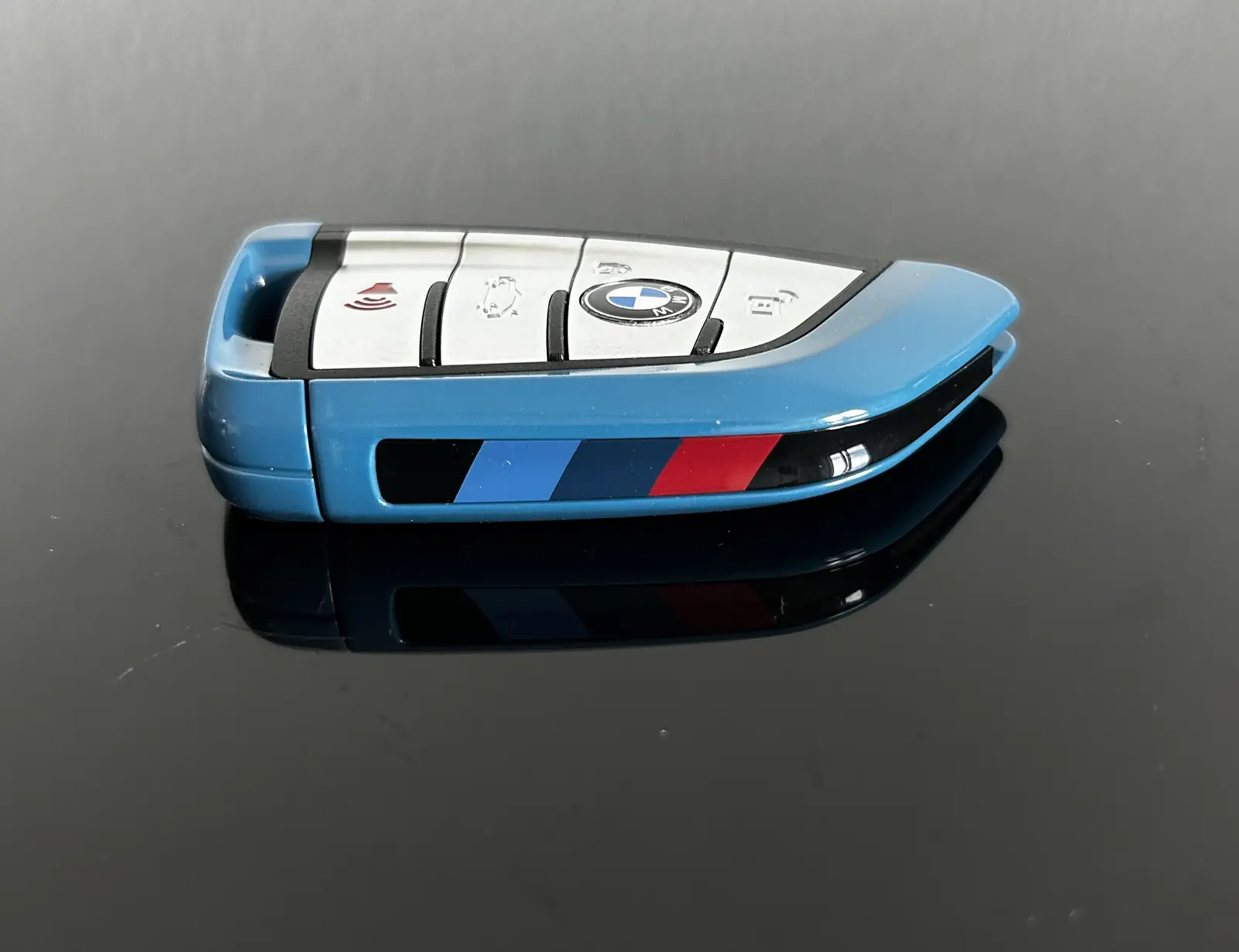 NEU Schlüssel Gehäuse 4 Tasten EDITION BLUEEYE mit EMBLEM für BMW 3 5 6 8 X3 X4 X5 X7 G21 G20 G31 G30