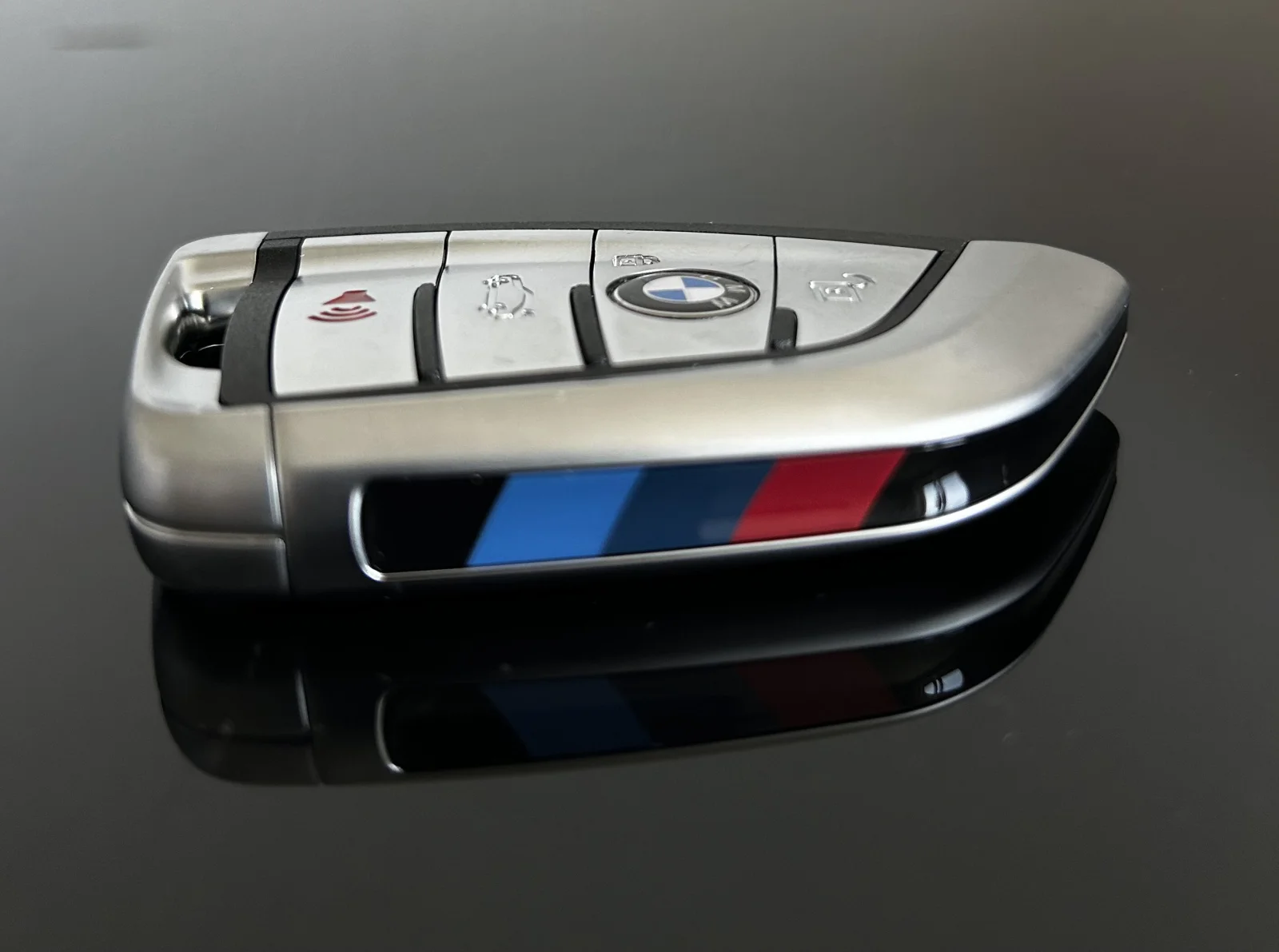 1x NEU Schlüssel Gehäuse 4 Tasten mit EMBLEM für BMW METALL 3 5 6 8 X3 X4 X5 X7 G-Serie G21 G20 G31 G30 – Bild 6