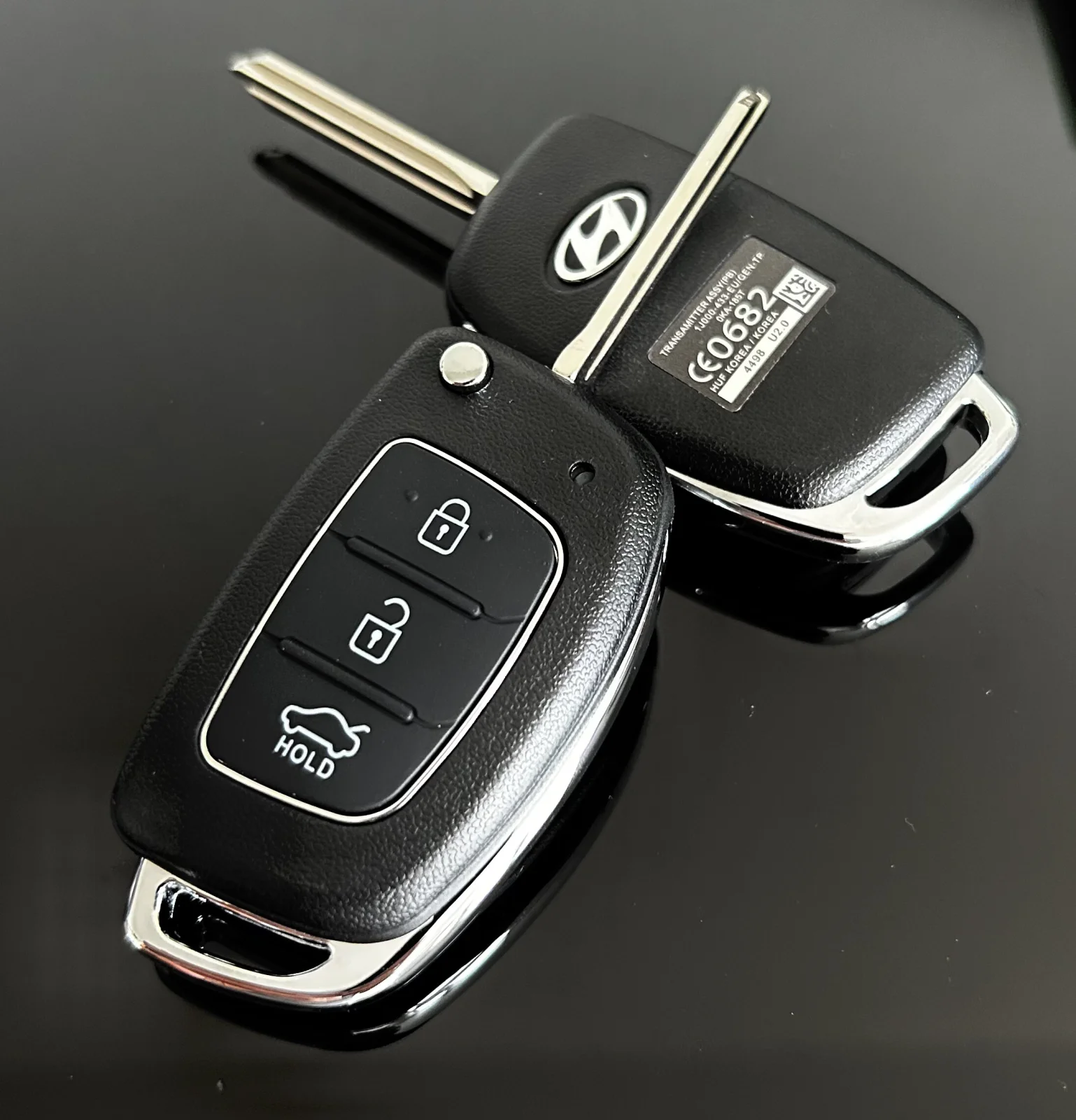 ORIGINAL Hyundai Schlüsselgehäuse + Emblem Funk Fernbedienung Autoschlüssel KFZ Solaris ELANTRA Santa Fe i10 i20 i30 i35 i40 IX35 IX45 – Bild 4